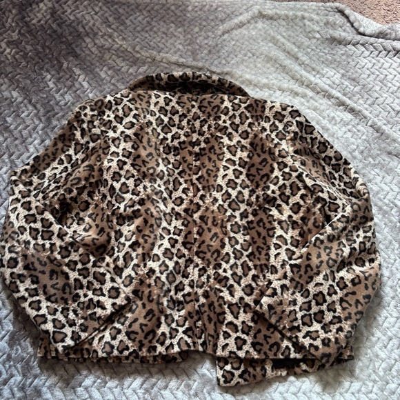 Guinevere Leopard Print short Jacket size Medium - Picture 8 of 8